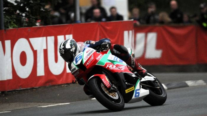 Τον ταχύτερο γύρο στα τέταρτα δοκιμαστικά, όπου οι περισσότεροι προτίμησαν να οδηγήσουν τις Supersport μοτοσικλέτες τους, σημείωσε ο Michael Dunlop.